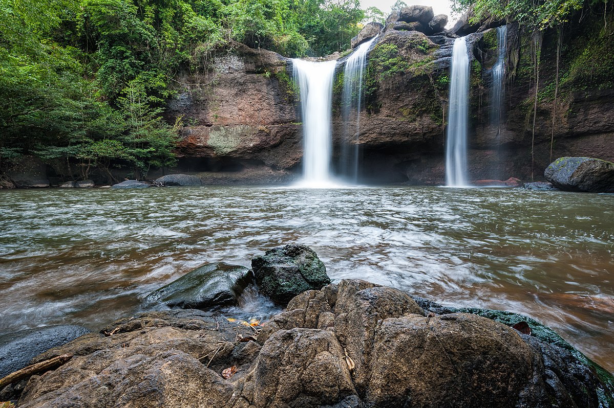  Khao Yai National Park  Sends Abandoned Rubbish Back to 