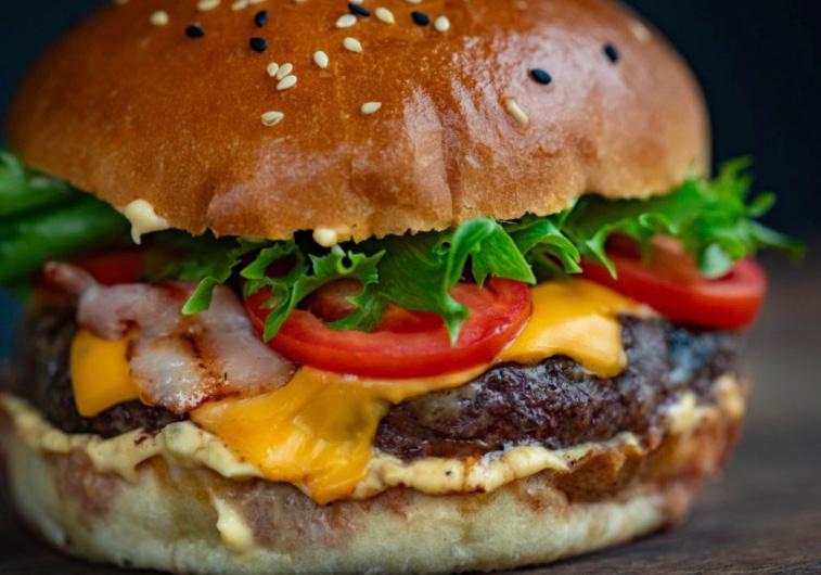 Man Attempts To Smuggle Meth-Filled Burger Into Perth Hotel Quarantine