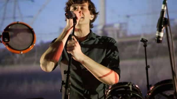 Gotye performing