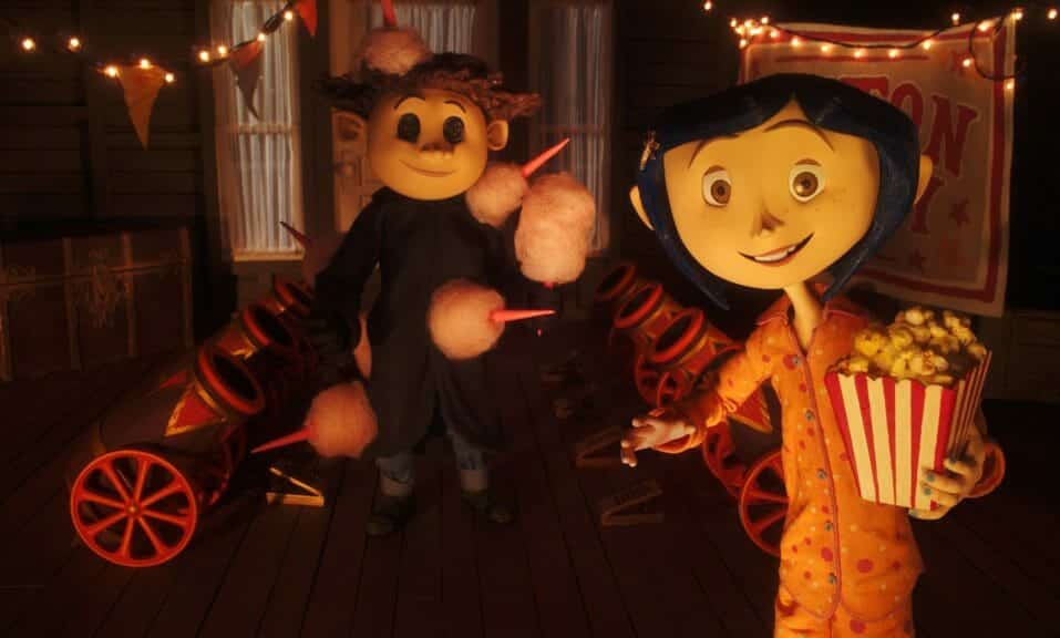 Coraline and Other Wybie watch Bobinsky's circus show with popcorn and cotton candy. 