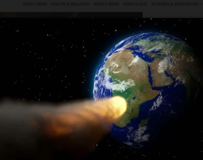 Meteor lights up