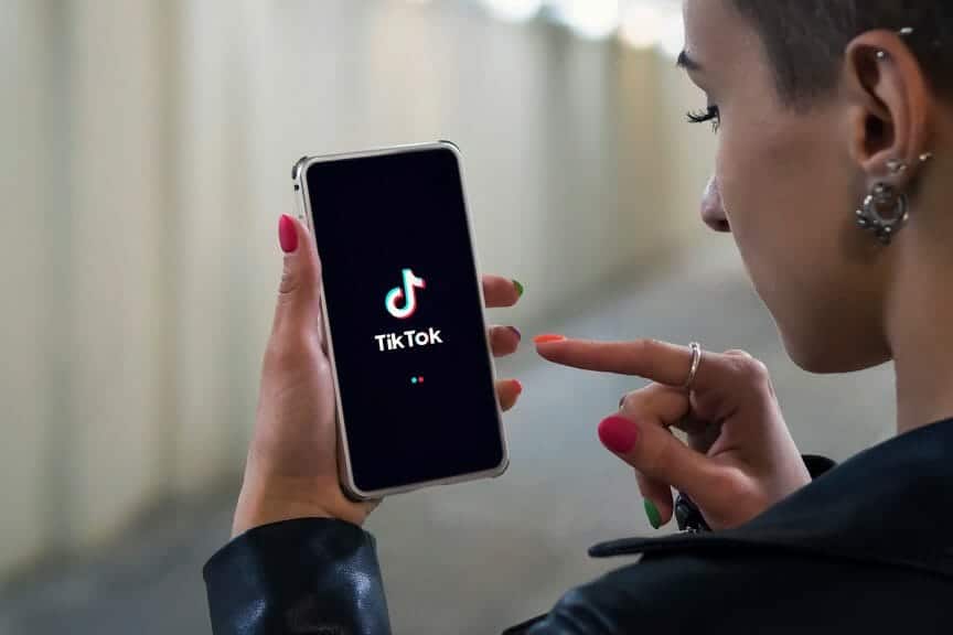 College student addicted to TikTok