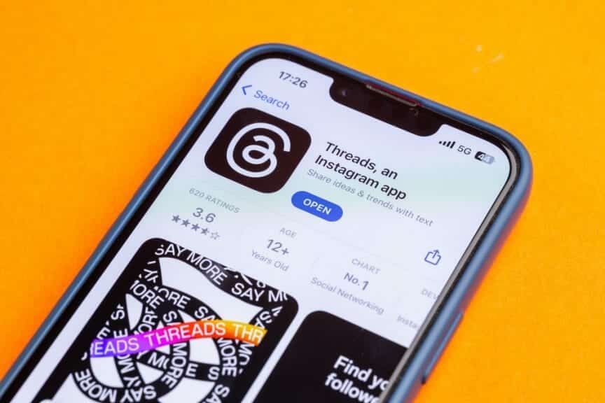 Threads app download page on Iphone.