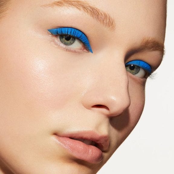 Pinterest Trends - Blue Eyeliner Look