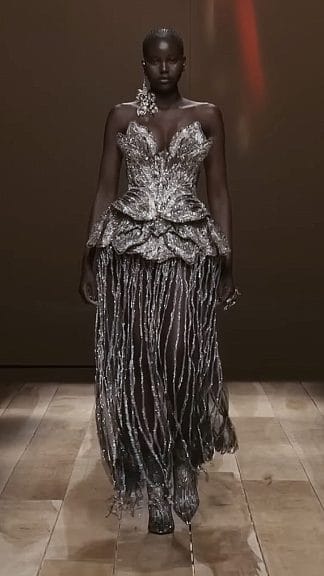 Fashion - Alexander McQueen Fall/Winter 2023/24