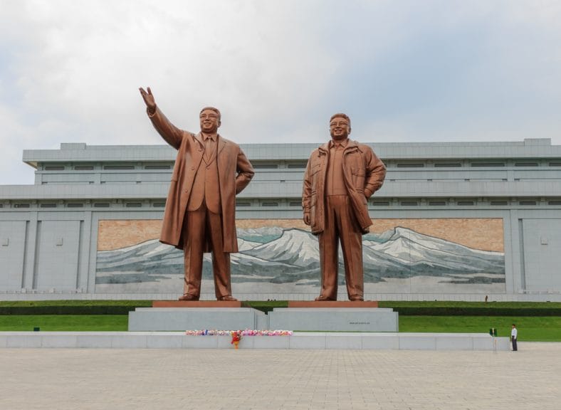 Gold statute of North Korean leaders