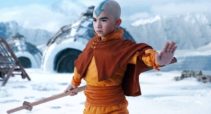Aang faces Fire Nation soldiers.