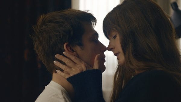 Anne Hathaway and Nicholas Galitzine in 'The Idea of You'.