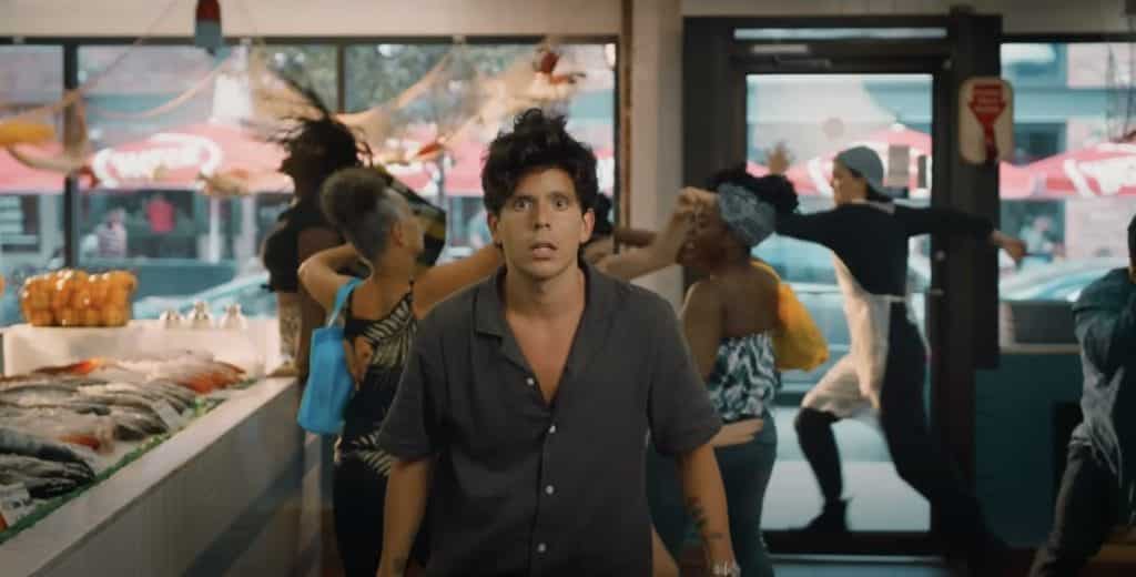 Still from film Música