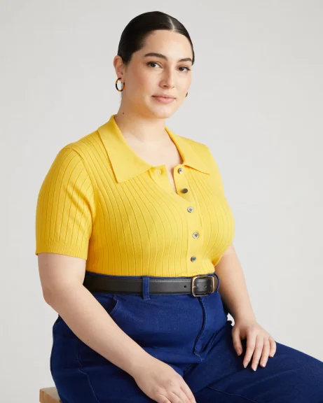 Woman Wearing Yellow Top Outfit from Universal Standard