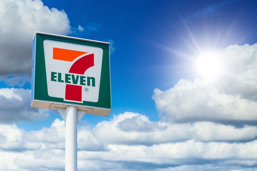7-Eleven release new Hot Dog-flavoured sparkling water.