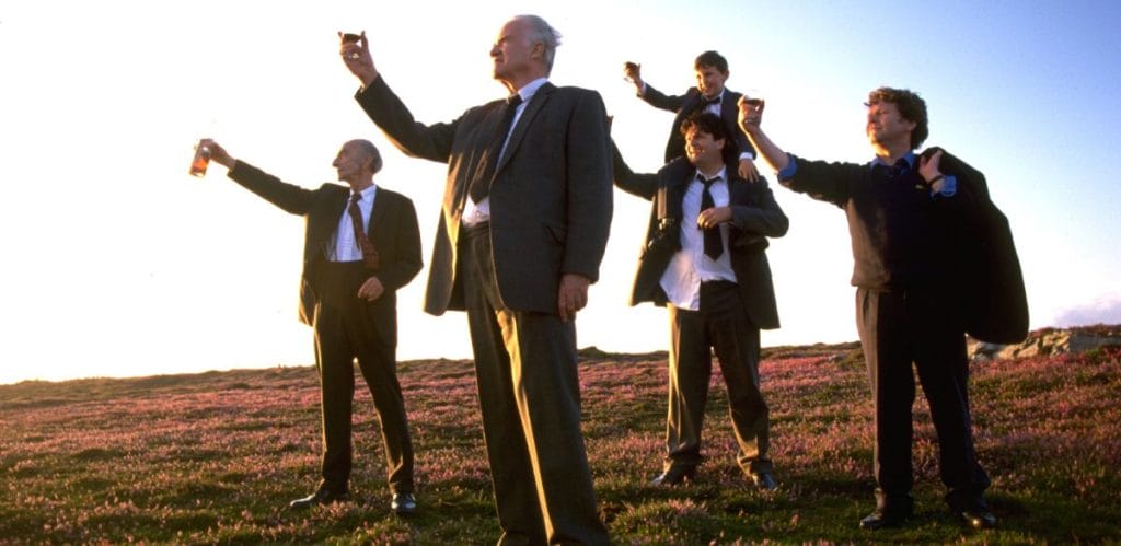 Ian Bannen, David Kelly, and others in Waking Ned Devine.