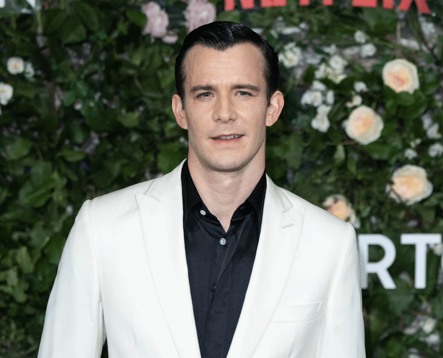 Luke Thompson at Bridgerton premiere