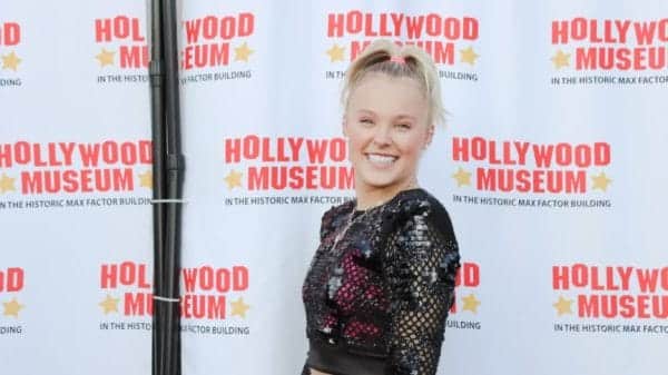 Jojo Siwa smiling on red carpet