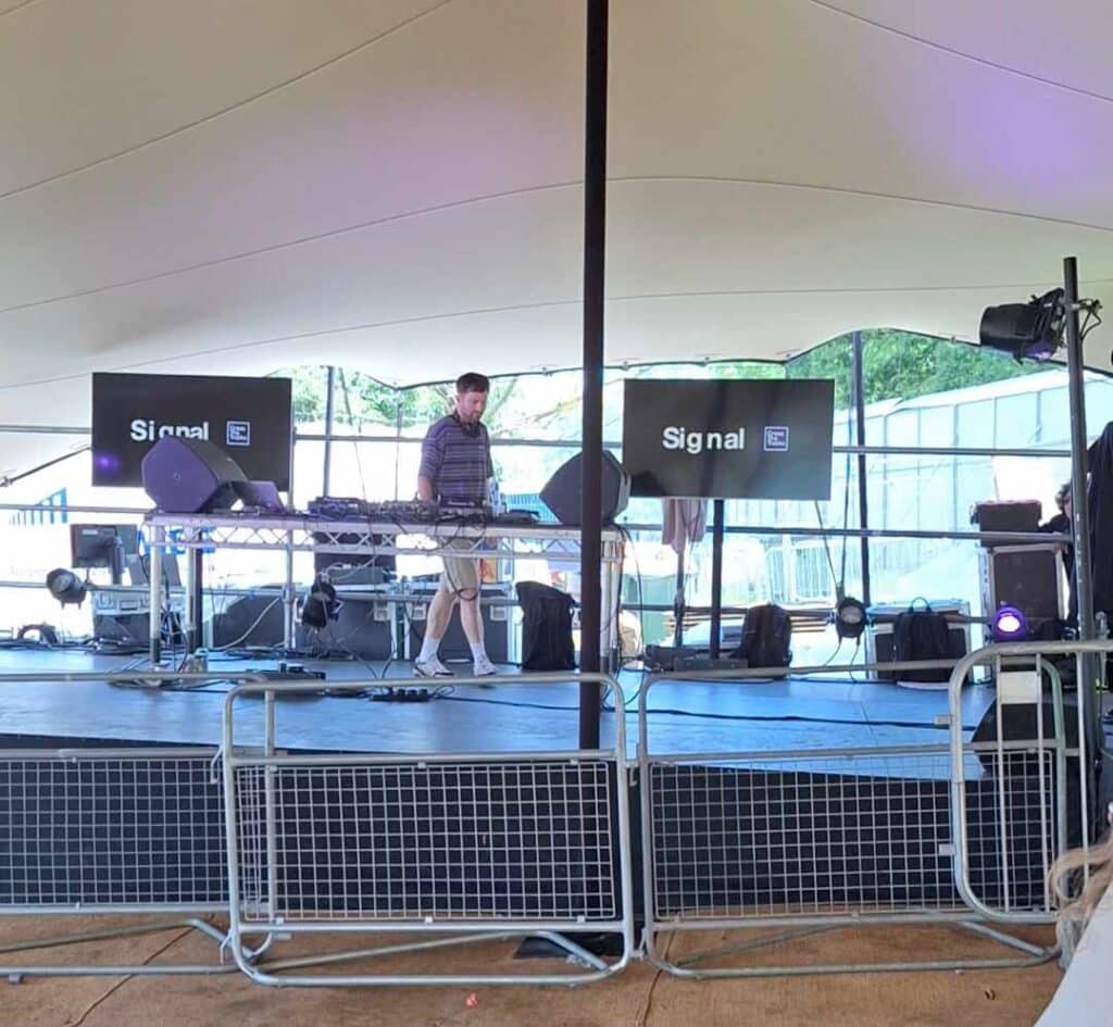 Discoballin' performing on the Signal stage