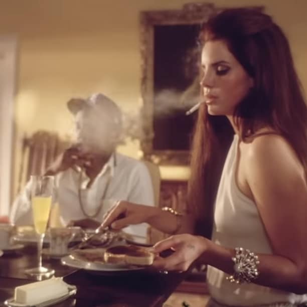 Lana Del Ray Smoking