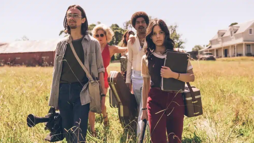 Filmmakers in X arrive on the scene.