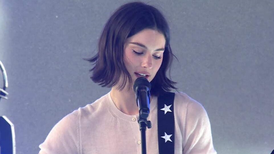 Gracie Abrams performing "Risk" on The Today Show. Credit: YouTube / Gracie Abrams