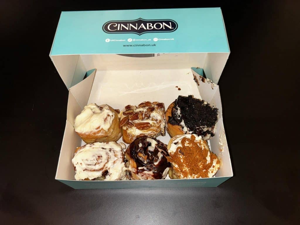Pack of 6 mini Cinnabon's