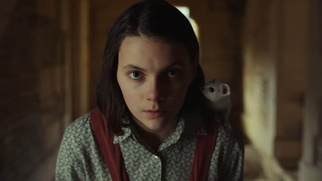 His Dark Materials, Lyra and white ferret