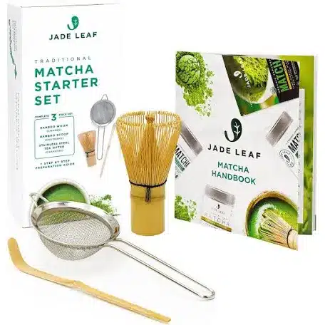 A traditional matcha starter set. 