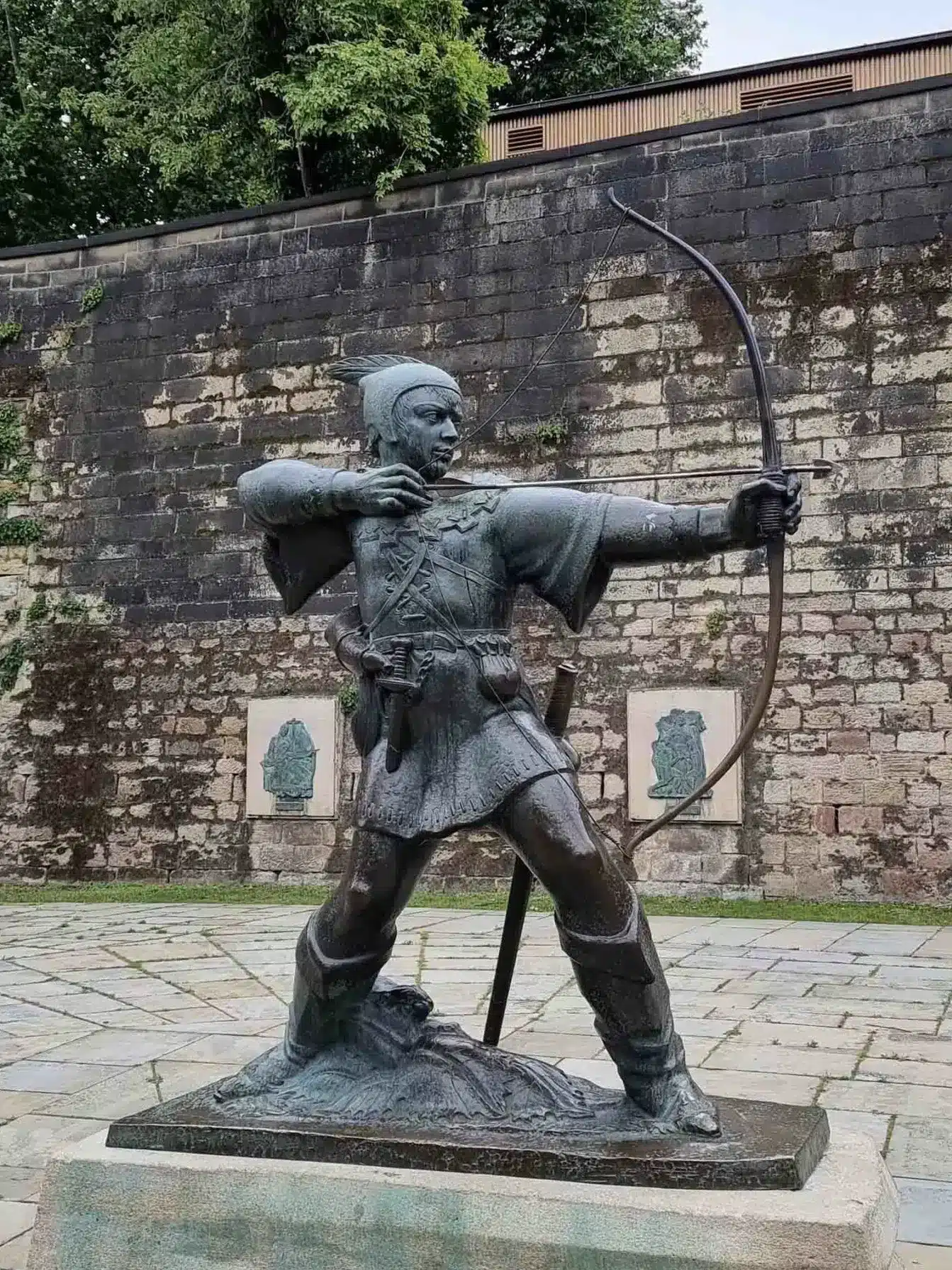 Luigi Mangione is likened to Robin Hood. Credit: Destinos Espetaculares/Shutterstock