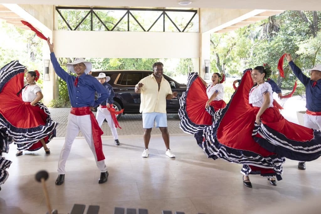 Gary dances with Costa Rican dancers