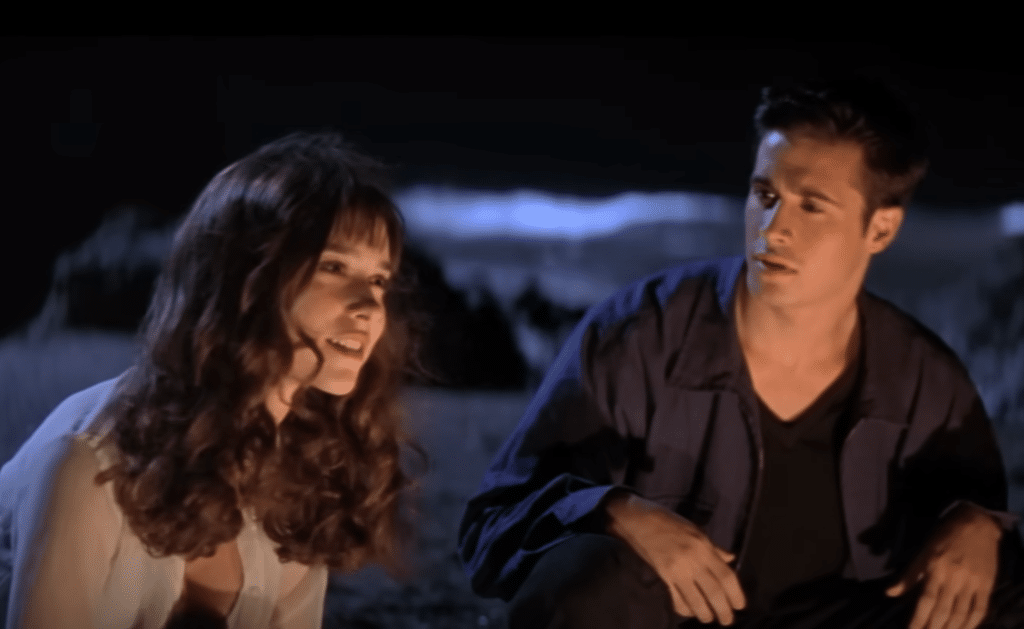 Left to right: Jennifer Love Hewitt, Freddie Prinze Jr
