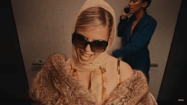 Reneé Rapp in the 'Mad' music video