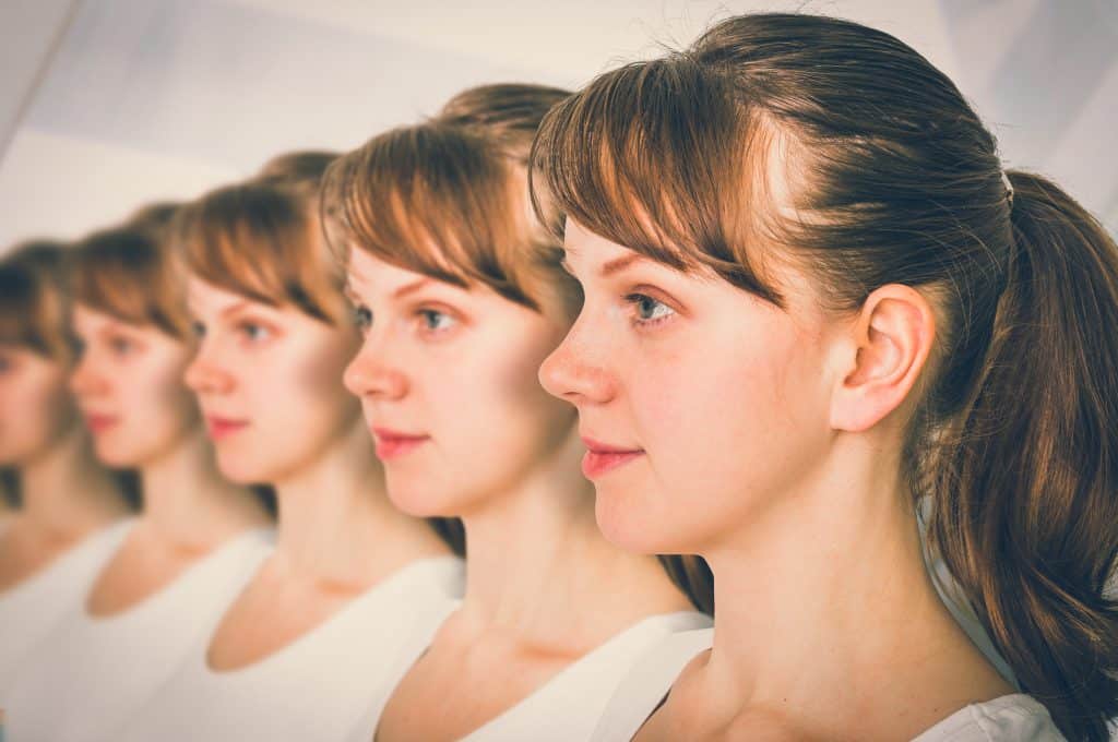 The same woman standing in a row with her clones seems to be a #BookTok move.