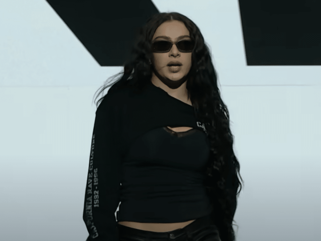 Charli xcx - Sympathy is a knife (Live on SNL) screenshot