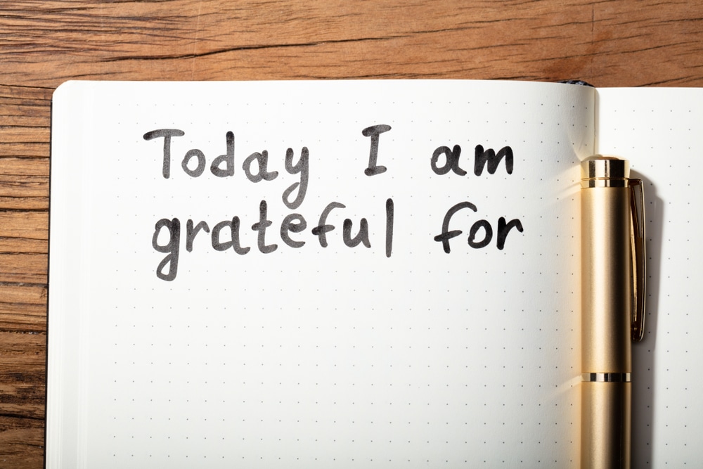 writing about being thankful in a journal