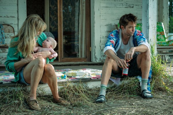 Grace (Jennifer Lawrence) and Jackson (Robert Pattinson)
