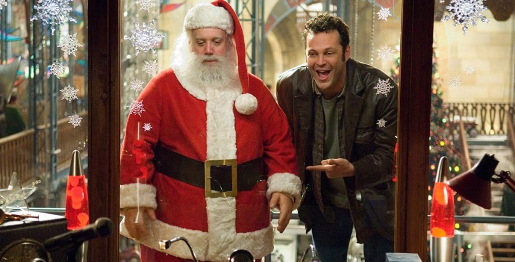 Vince Vaugh and Paul Giamatti in Fred Claus (2007).