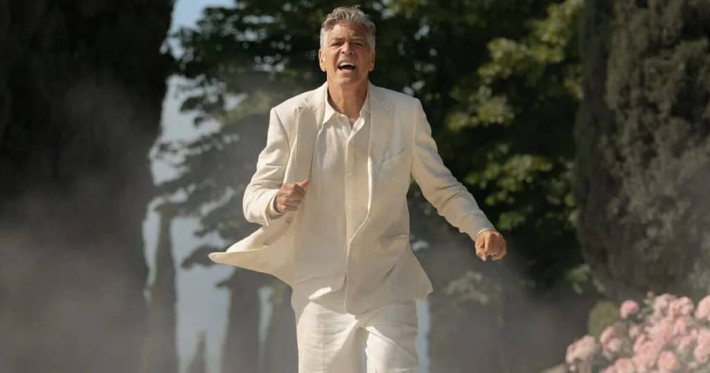 Jay Kelly runs for like, the third time. (Netflix)