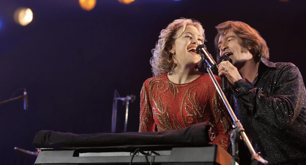 'Song Sung Blue' Review: A Cracklin' and Heartbreaking Longfellow Serenade