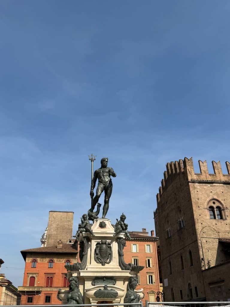 bologna statue
