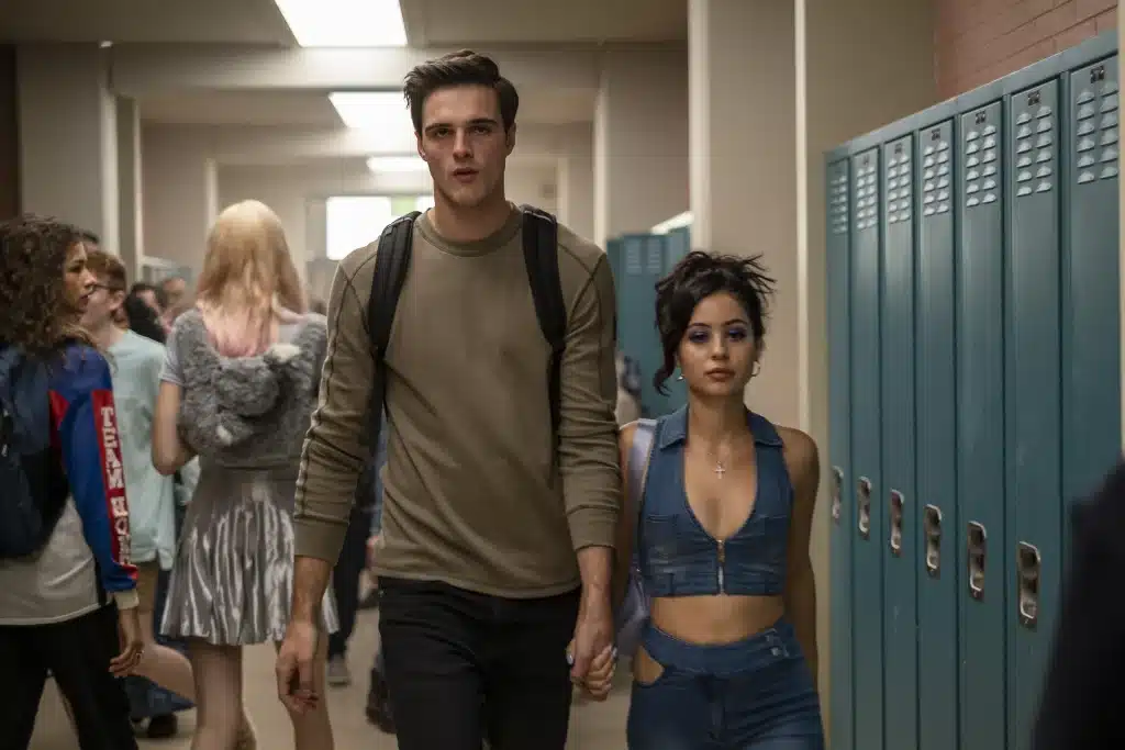 Nate and Cassie walking through the school hallway (HBO).