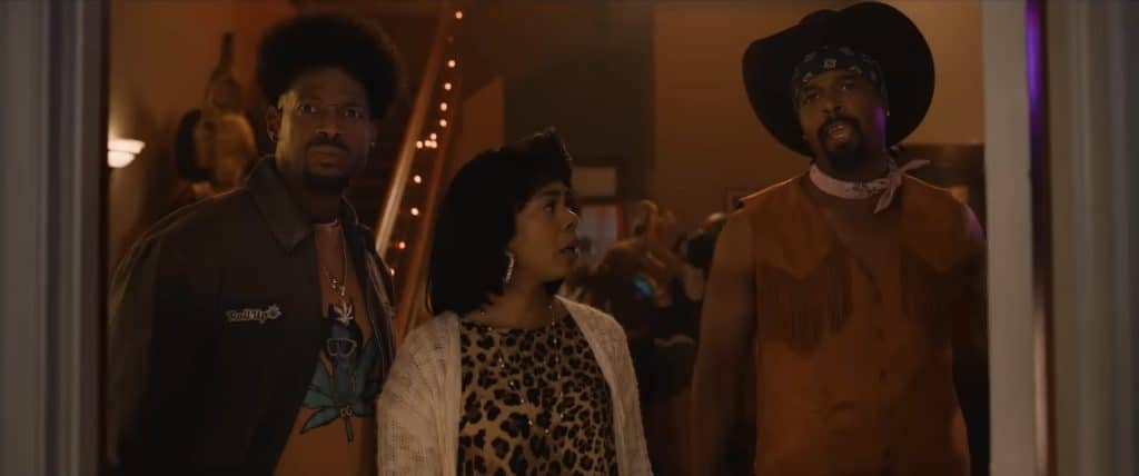 From left to right: Shorty (Marlon Wayans), Brenda (Regina Hall), and Ray (Shawn Wayans) standing together.