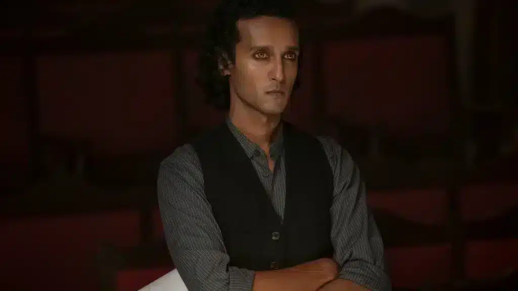Armand in Season 2, directing the play that would result in the loss of Claudia, Madeline, and nearly Louis.