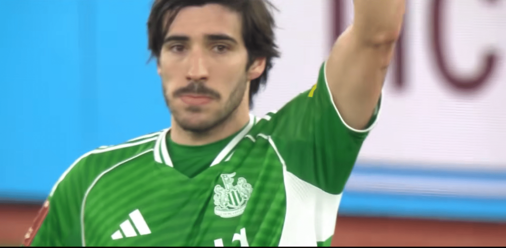Sandro Tonali celebrates during his time with Newcastle United before joining Tottenham this summer.