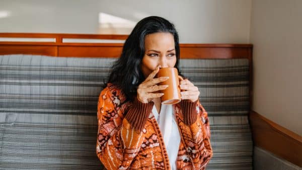 Caffeine Gum vs Coffee: Which Wakes You Up Faster? A Science-Based Comparison