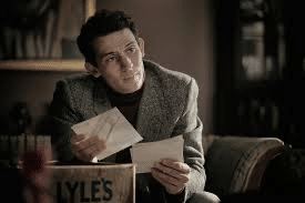 A Movie still of the interviewer in the movie Lee.